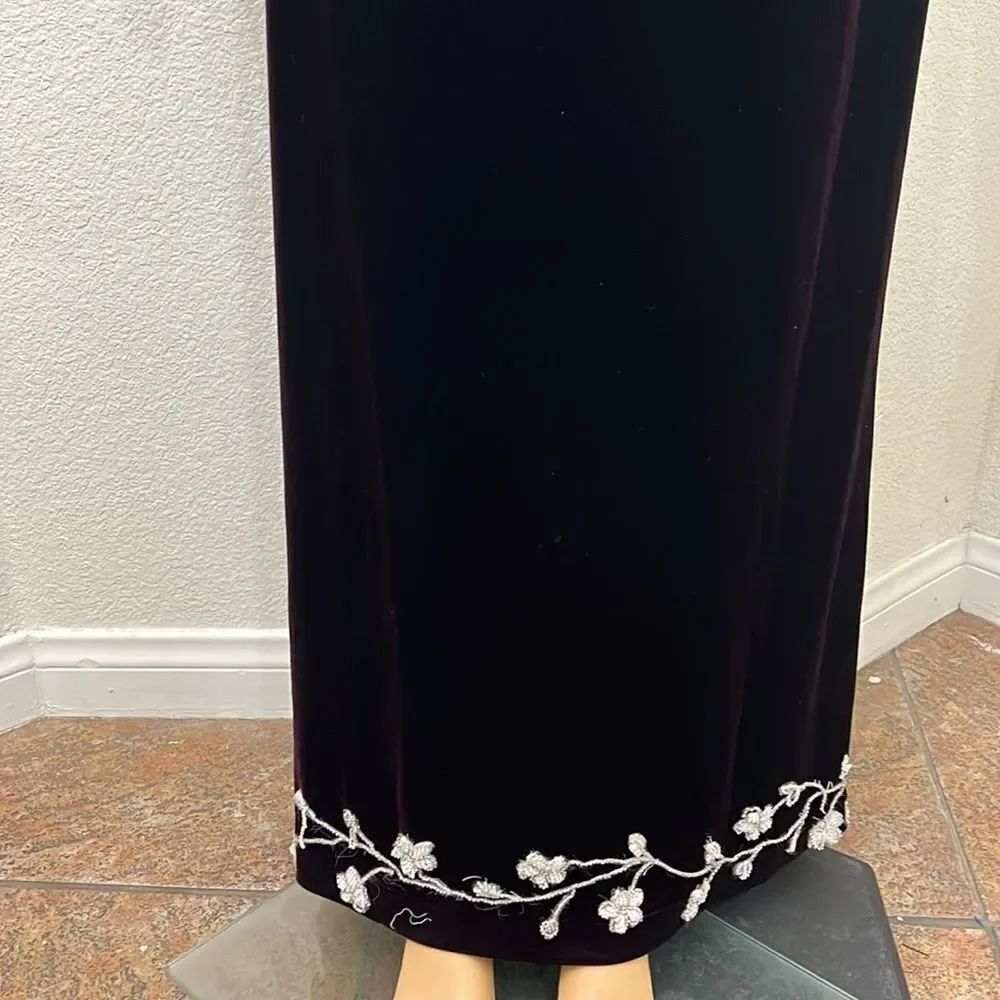 Tadashi Velvet Formal Dress Burgundy VNeck Long Sleeve Gown Vintage Size Medium - Picture 6 of 17